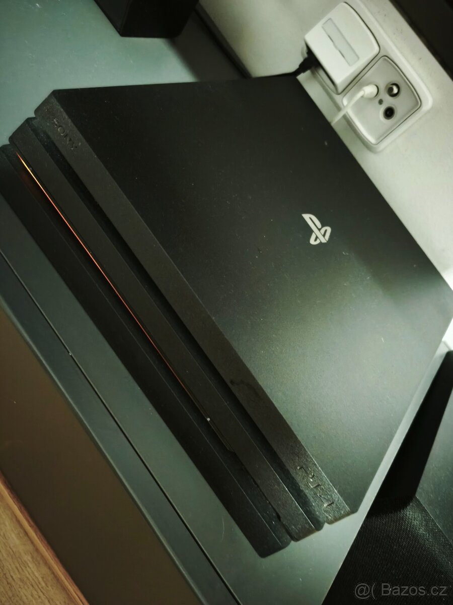 PlayStation 4 PRO + 9 her - 2