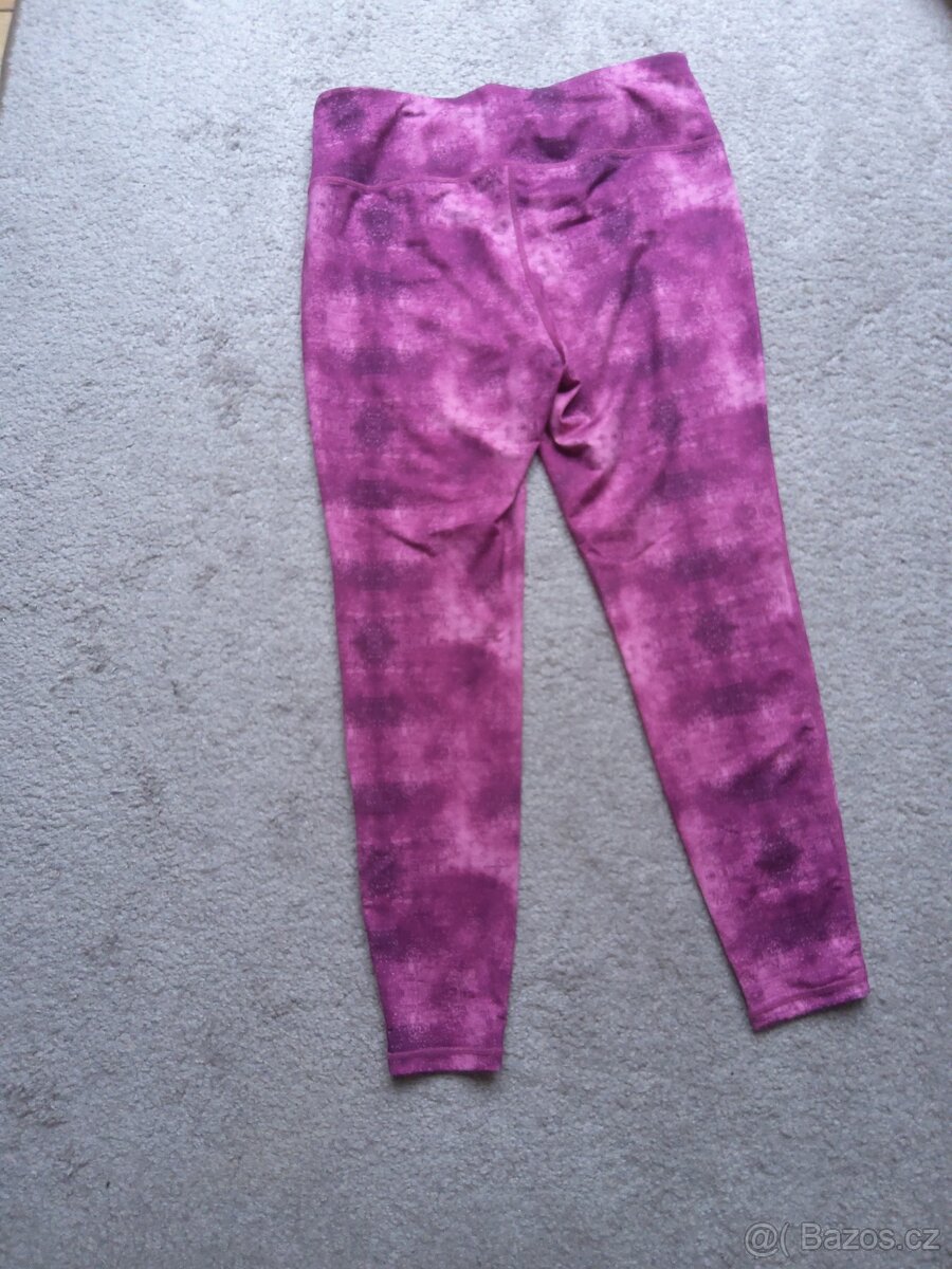 Elastické legíny a tepláky - 2