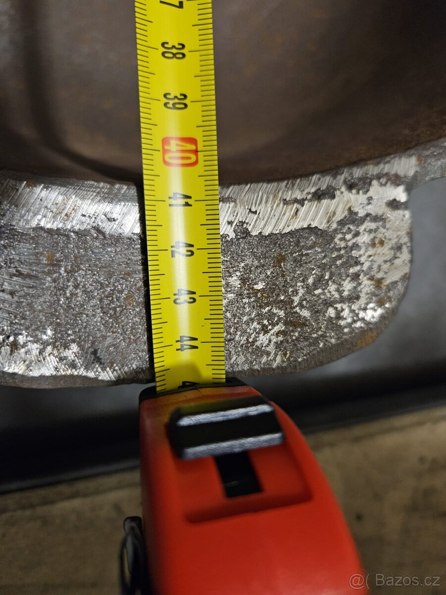 Litinový kotlík - 2