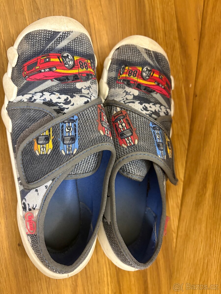 Prodám dětské tenisky/bačkůrky - velikost 34 - 2