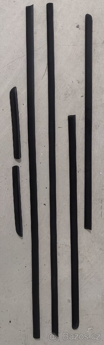 BMW 3, e46, Sedan/Touring. Dveřní lišty nelakované. - 2