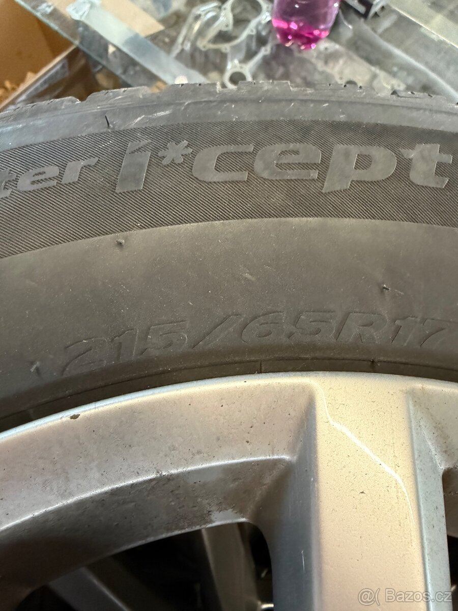 215/65R17 - 2