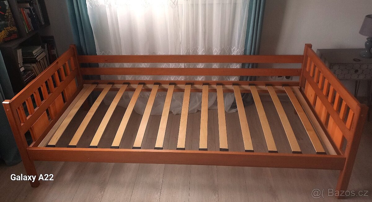 Prodám postel z masivu borovice 200 x 90 cm - 2