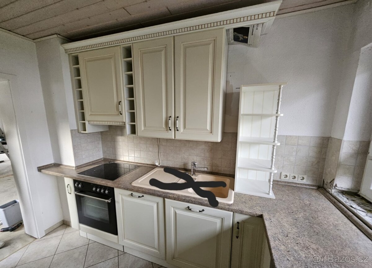 Moderní kuchyňská linka se spotřebiči - 2