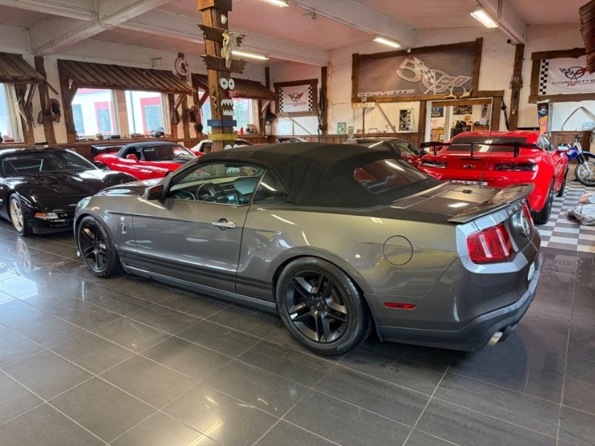 Ford Mustang Shelby GT500, rok 2010 - 2