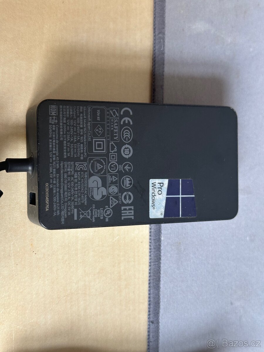 Microsoft surface nabíječka 1625 - 2