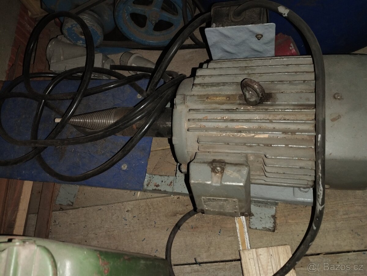 Štipačka na dříví - 2