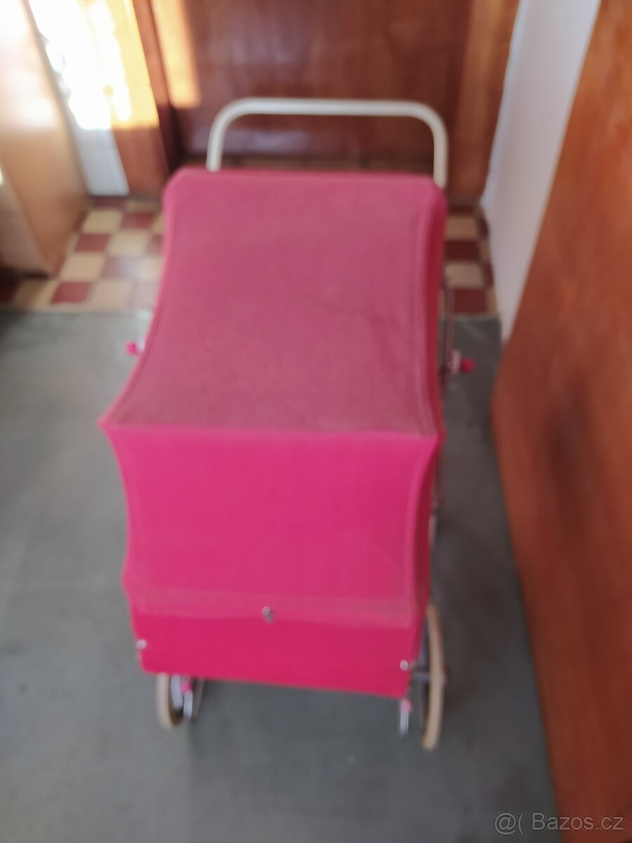 RETRO kočárek pro panenku, postýlka - 2