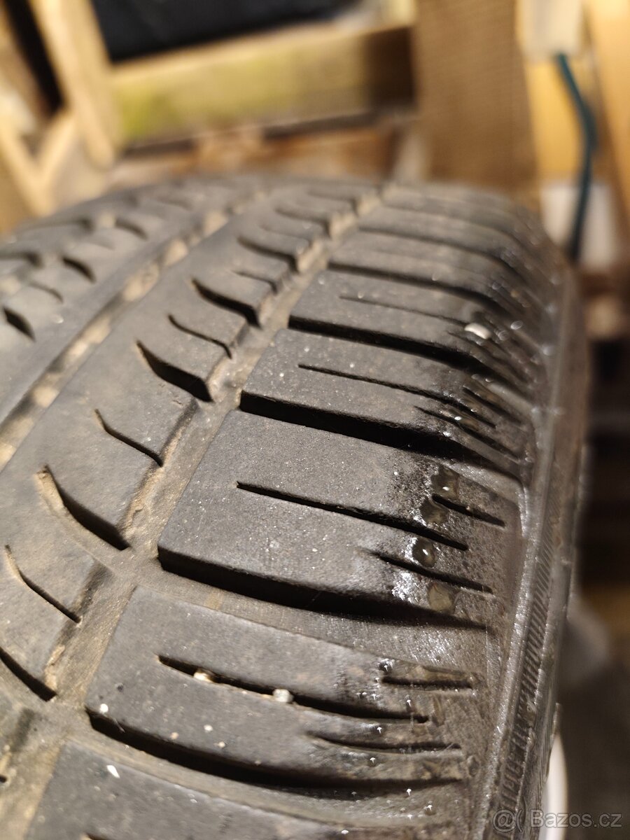 Ford Focus 1 sady disků s gumami - 2