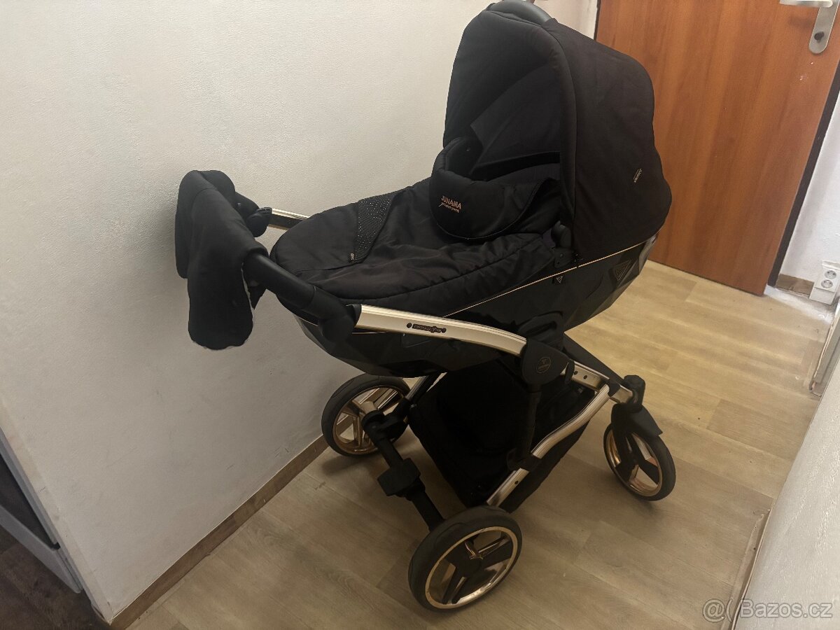 Kočárek Junama - 2