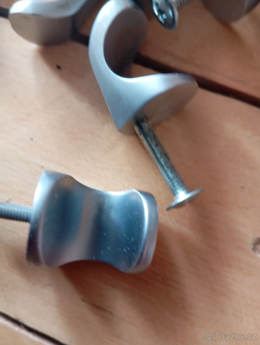 Úchytky/kování od IKEA - 2