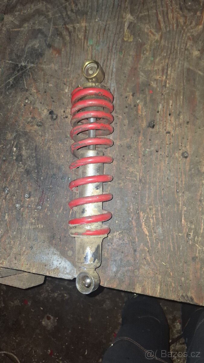 Zadní tlumič Yuki - 2