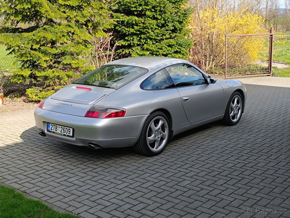 Porsche 911 Carrera 4 - 2