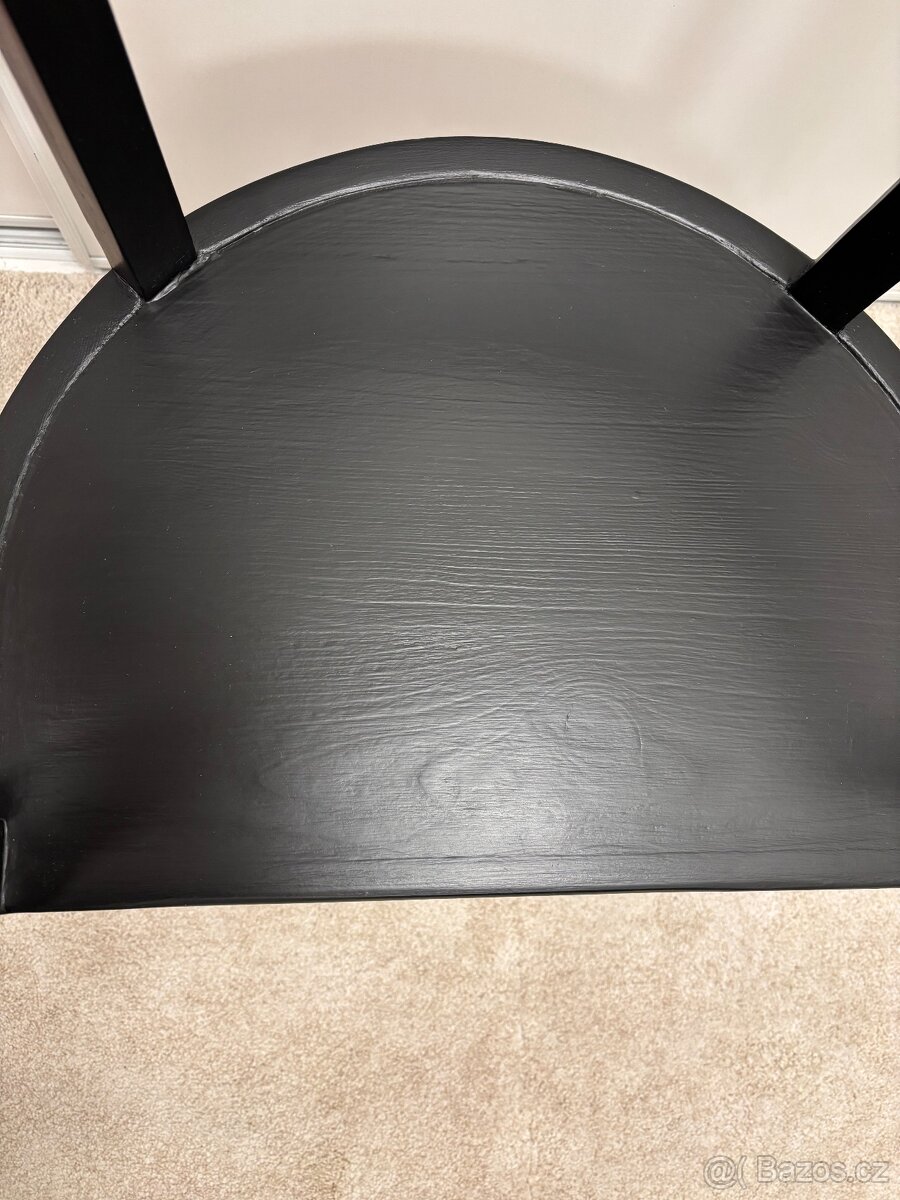 Celodřevěná židle - 2