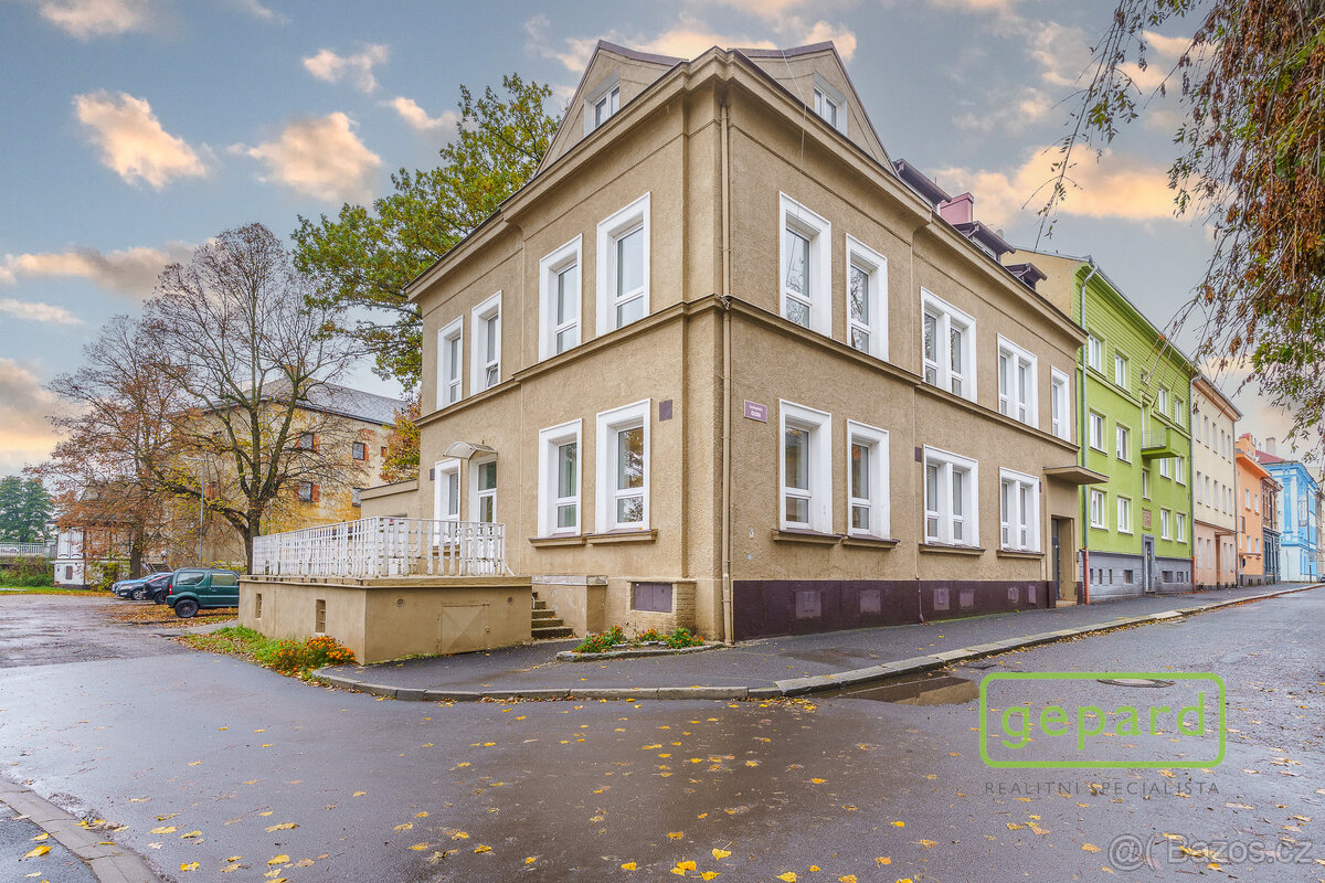 Prodej budovy s byty a garážemi jen 2km od jezera Medard– So - 2