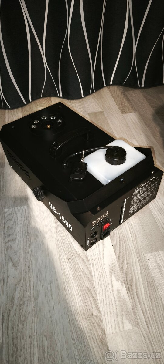 Výrobník mlhy 1500W s 9 LED diodami 3 v 1 RGB, DMX-512 s dál - 2