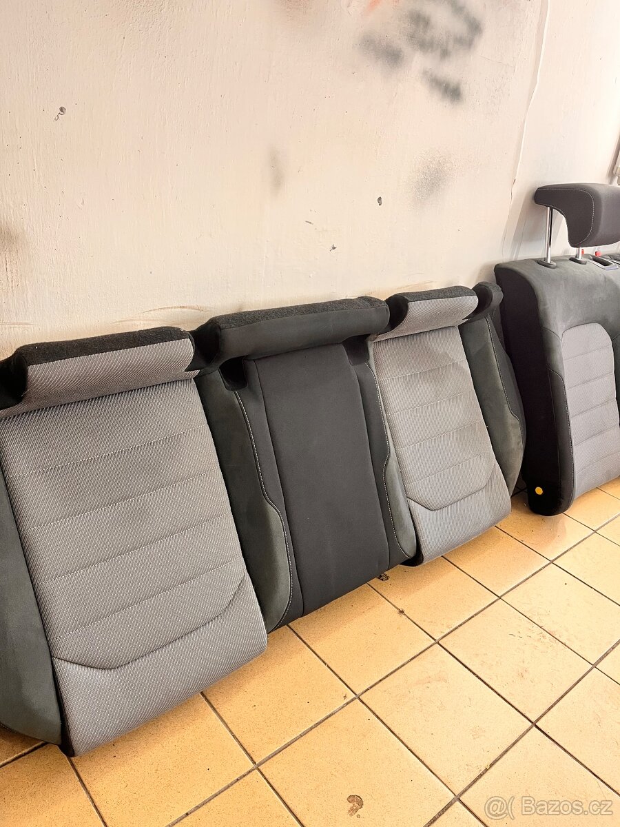 Golf 7 zadní sedačky plus všechny tapce a loketka - 2