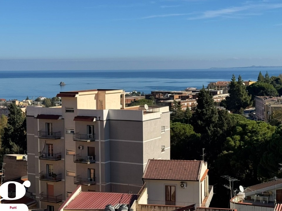 Sicílie, RD 5+1, 130 m2, v histor. centru Patti, Via Roma - 2