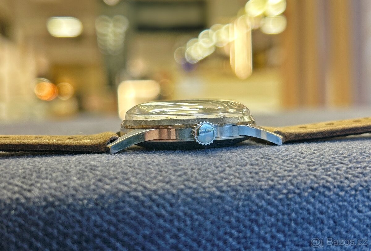 Československé mechanické vintage retro hodinky PRIM Datumat - 2