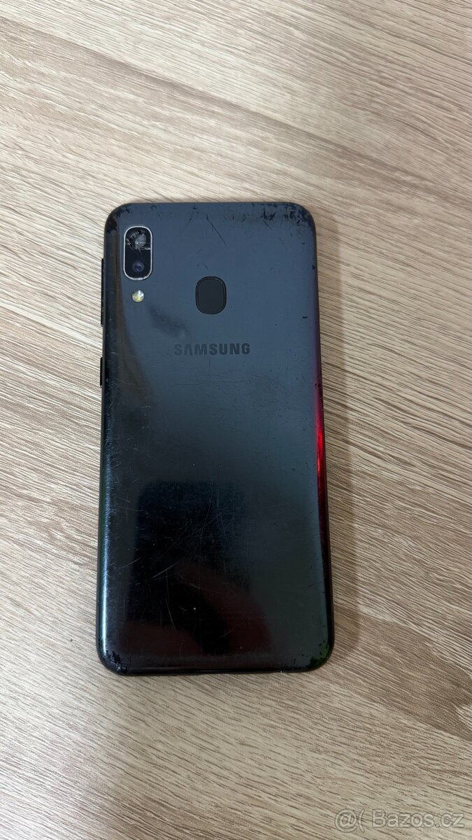 Samsung Galaxy A20e na ND - 2