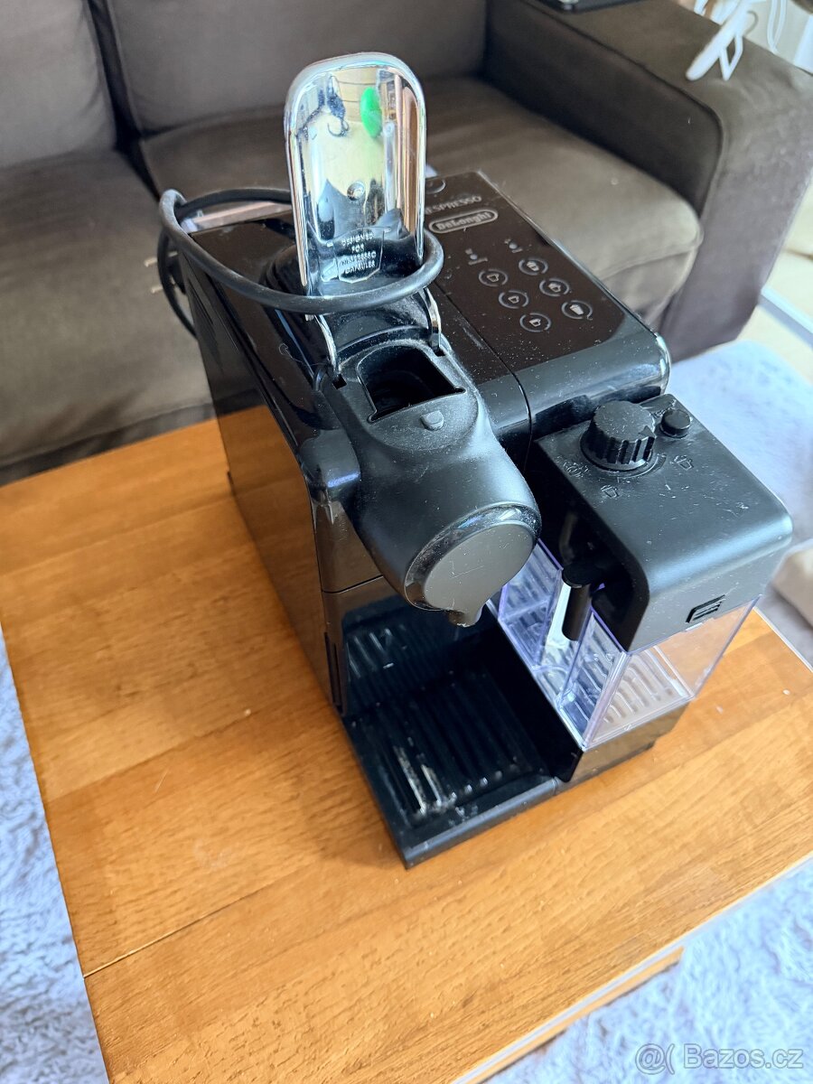 Kávovar Nespresso DeLonghi - 2