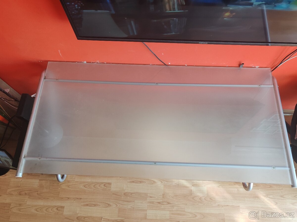 Skleněný kancelářský stůl - 2