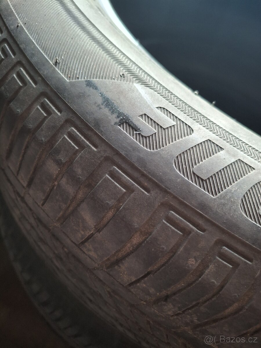 LETNÍ PNEU 235/55/18 Bridgestone
- 2