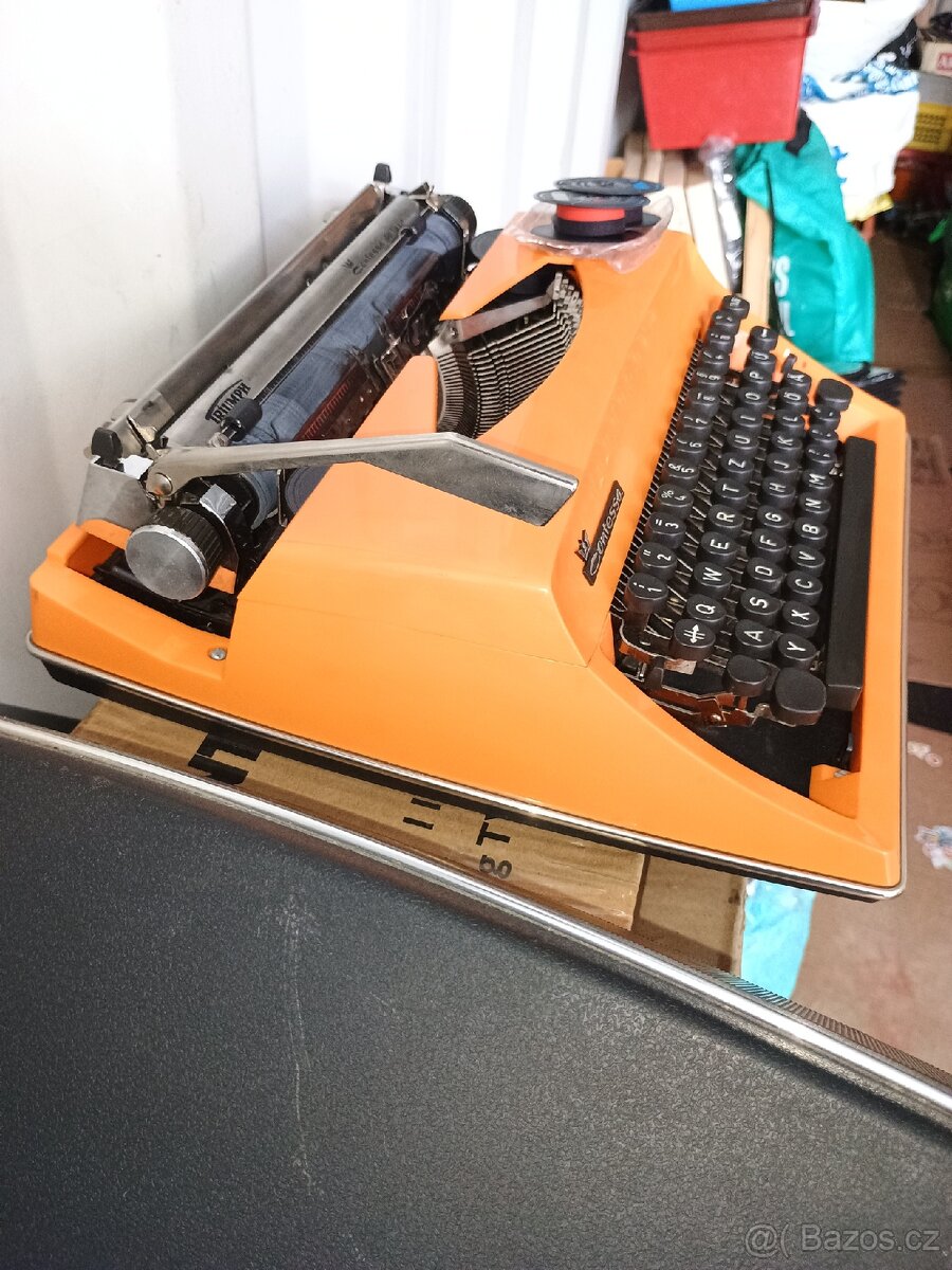 Psací stroj Contessa kufříkový - 2