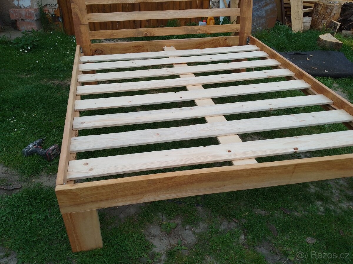 Dřevěná manželská postel jasan masiv - 2