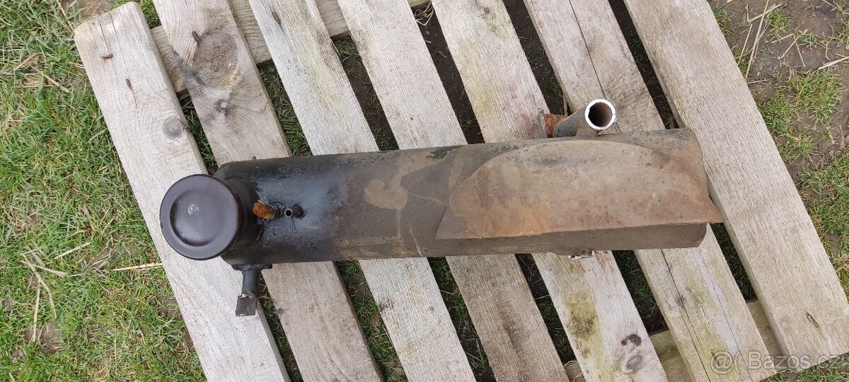 Palivová nádrž - 2