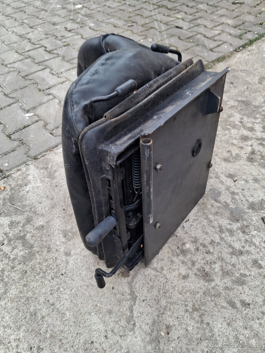 Sedačka vysokozdvih - 2