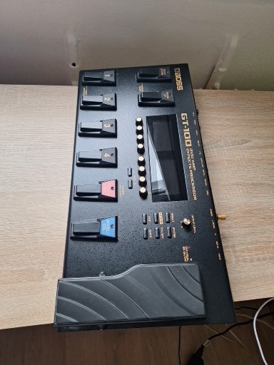 Prodám kytarový processor Boss GT 100 - 2