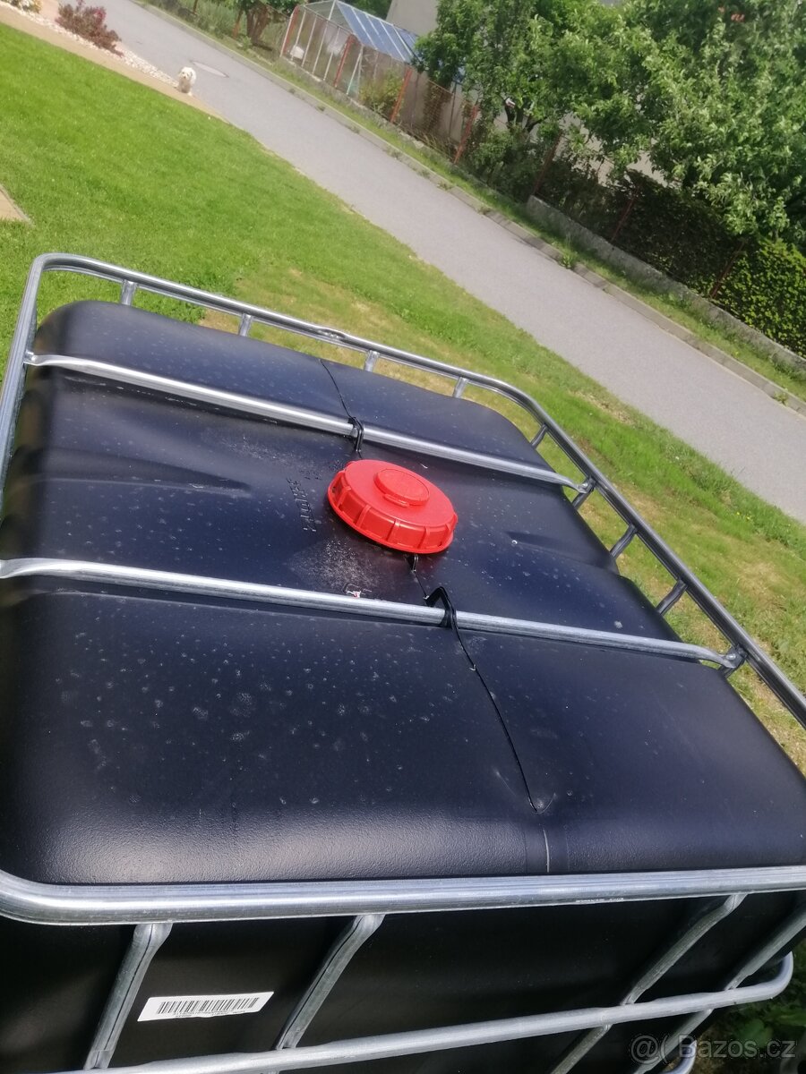 Černý 1000L kontejner na vodu - 2