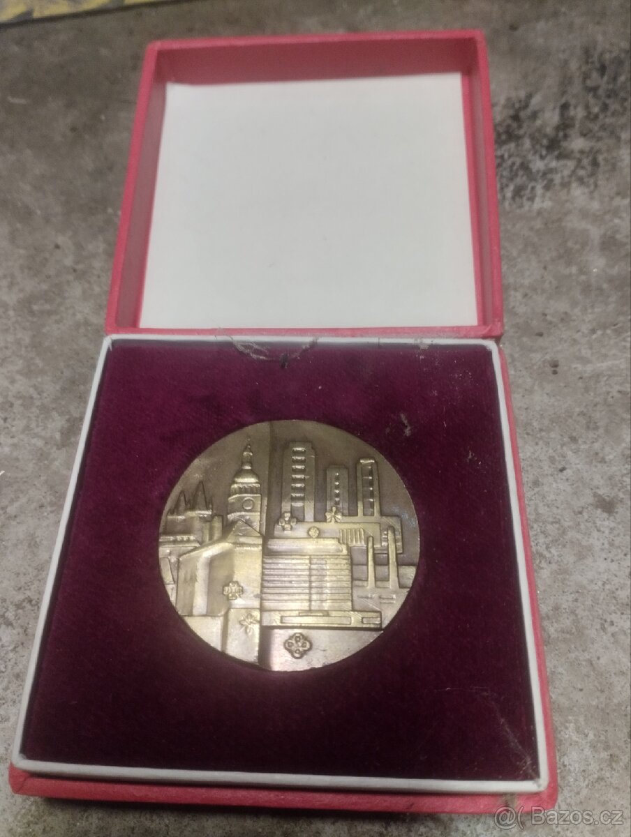 Pamětní medaile nositel řádu prace Hradec Králové - 2