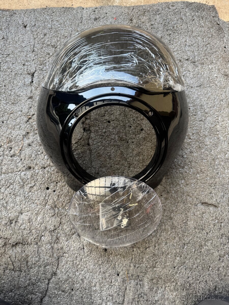 Maska ve stylu RICKMAN/AVON - 2