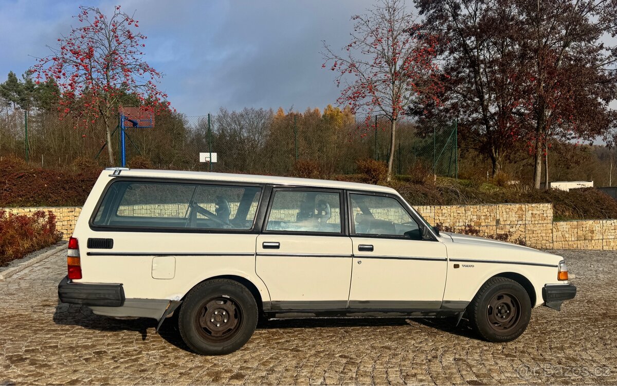 Volvo 240 2.3 benzín kombi - 2