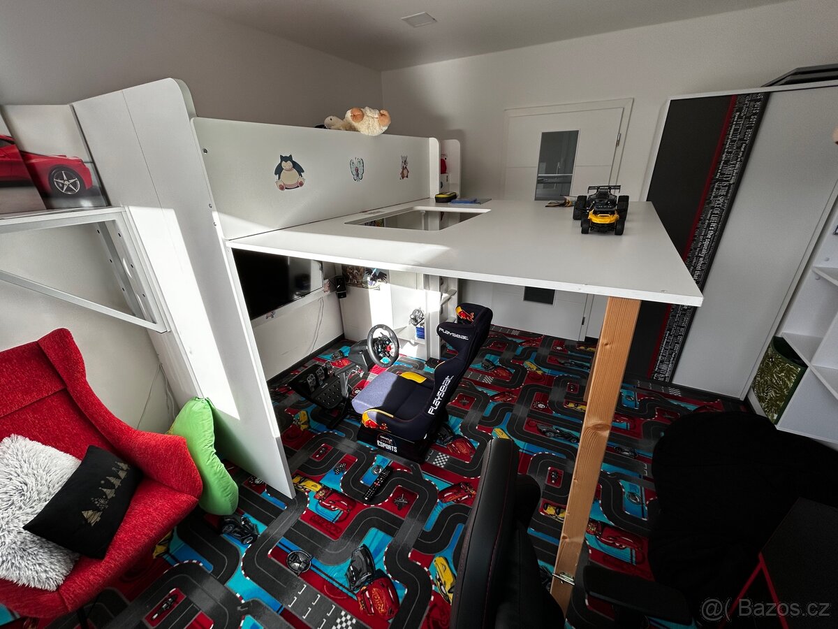 Dětská patrová postel s domečkem - 2