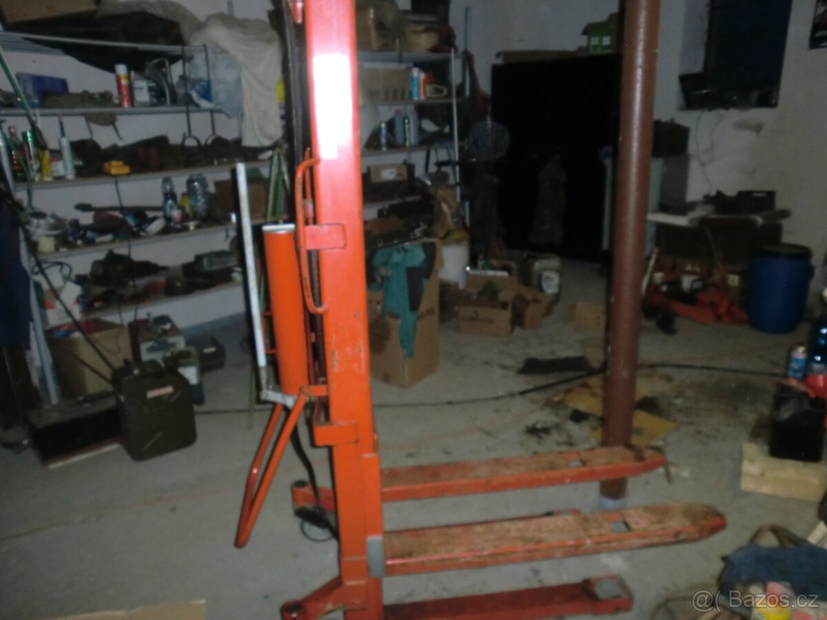 Vysokozdvižný vozík - 2