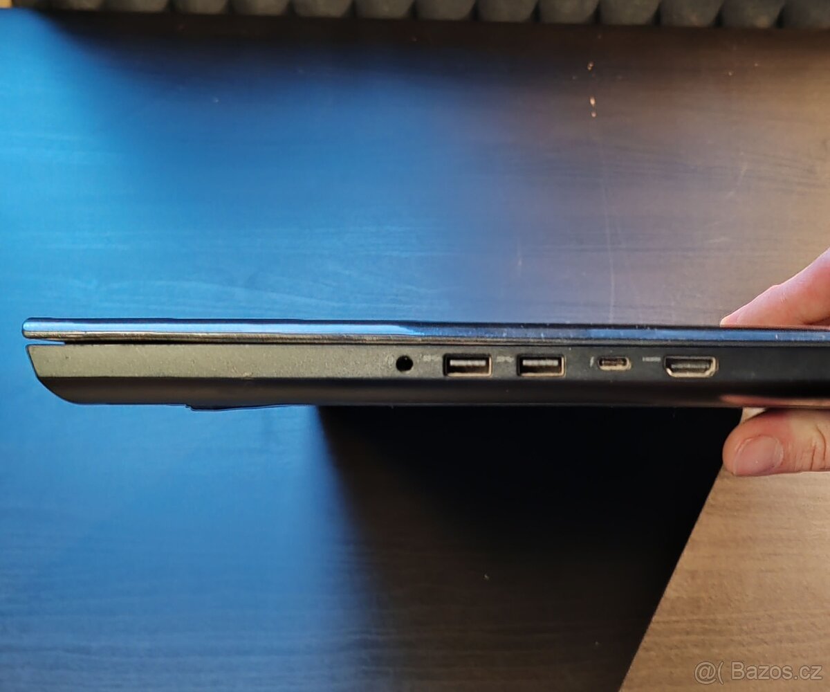 Dell Inspiron 15 7577 - 2