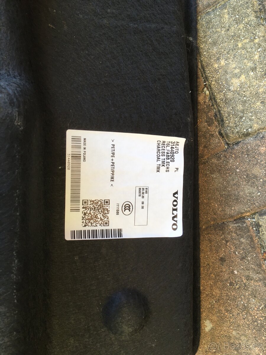 Volvo XC40 výplň kufru - 2