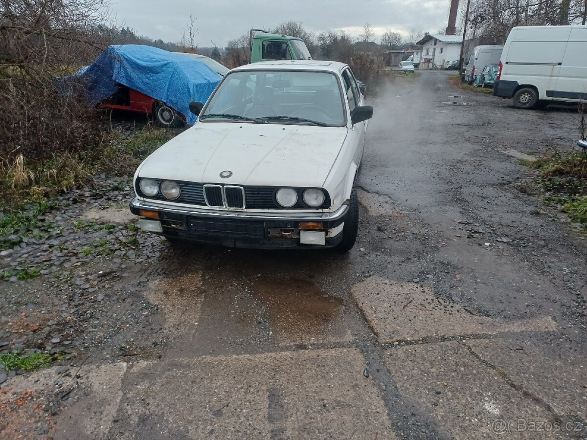 BMW E30 318i - 2