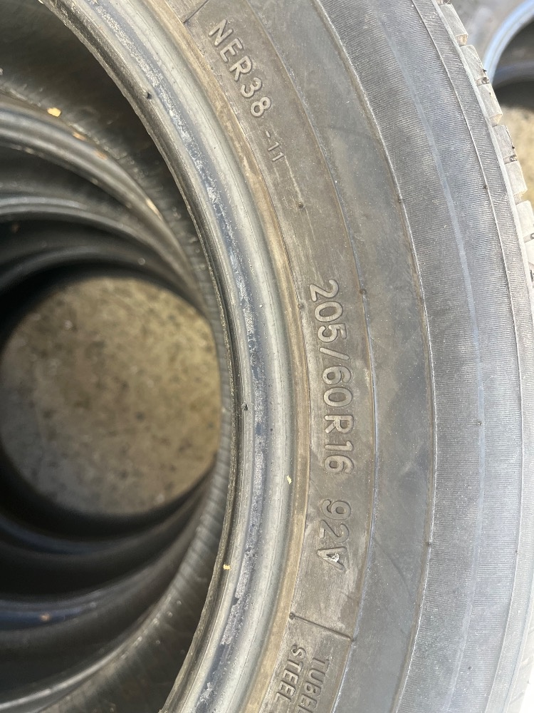 205/60R16 TOYO - 2