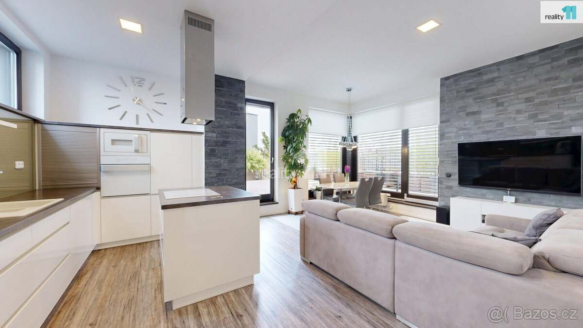 Prodej bytové jednotky 3+kk, 102m2, sklep 4m2, prostorná ter - 2