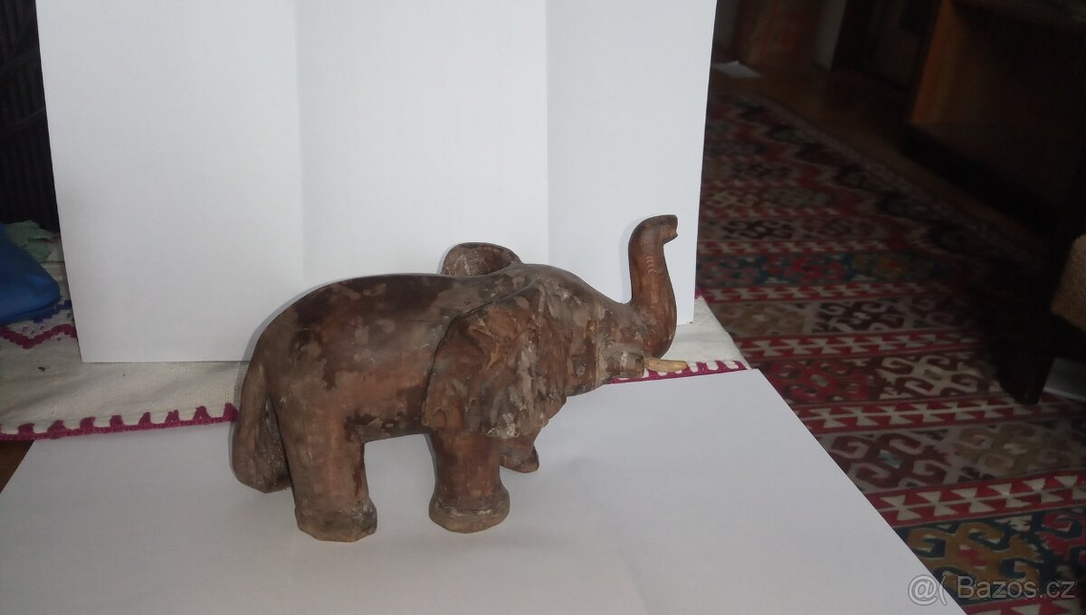 Figurka slona a kalíšky s pokrývkou-dřevo - 2