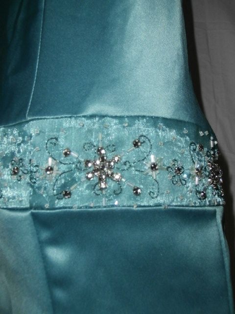 prodám společenské šaty vel. 40/12 nové s visačkou 195 LIBER - 2