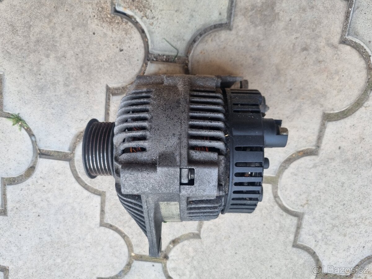 Prodám alternátor Renault - 2
