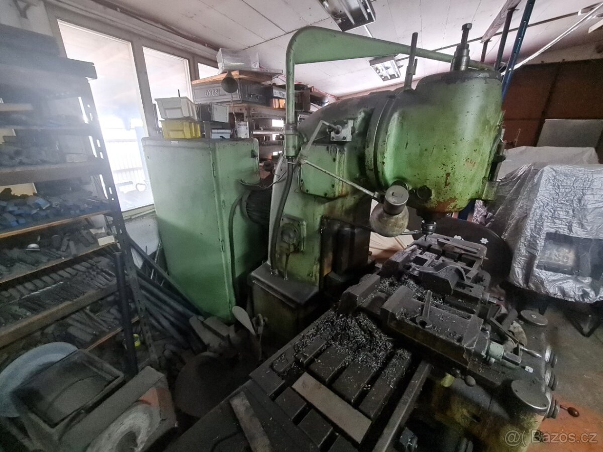 Vertikální frézka TOS FB25V - 2