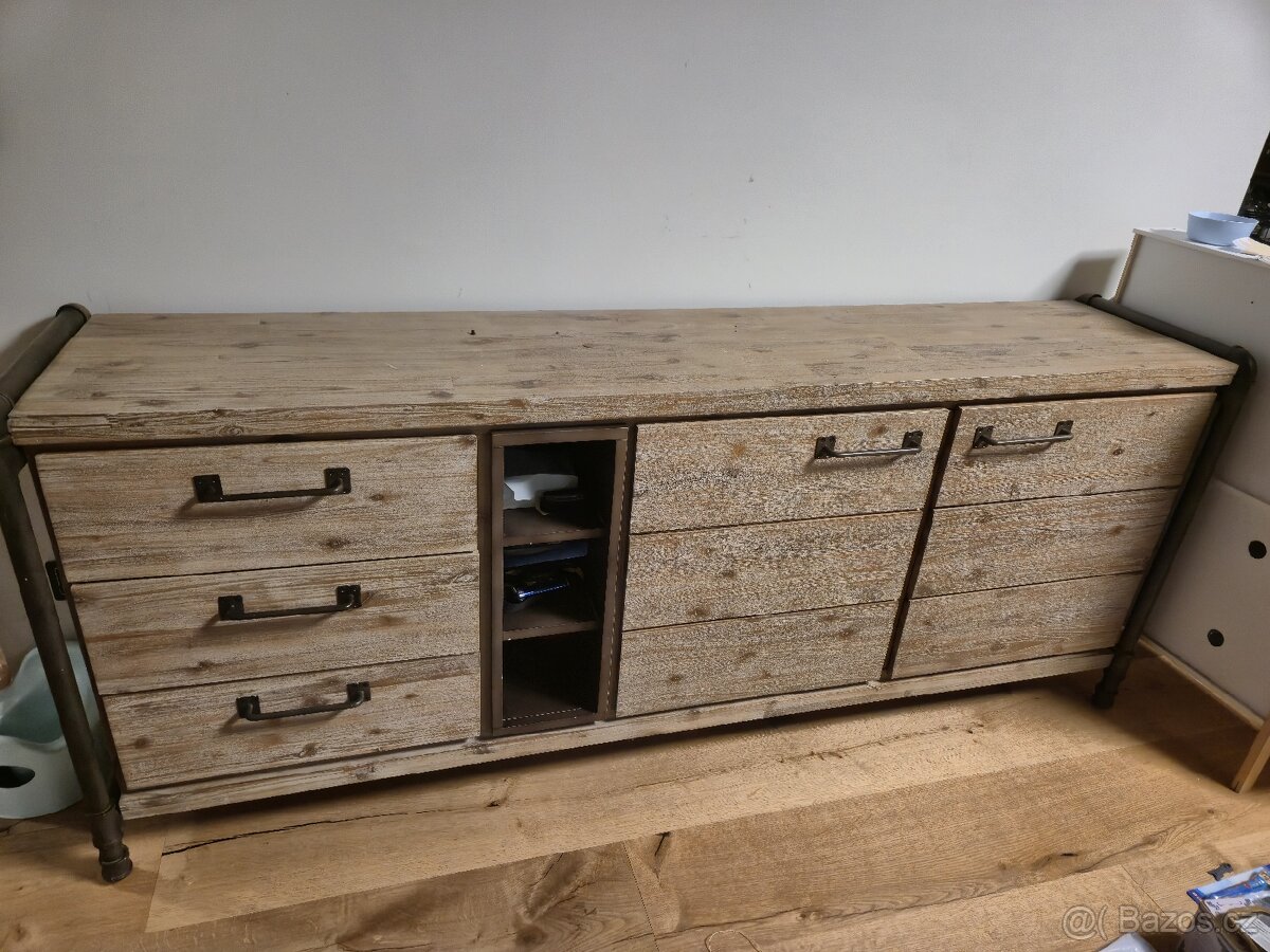 Industriální masivní nábytek - 2