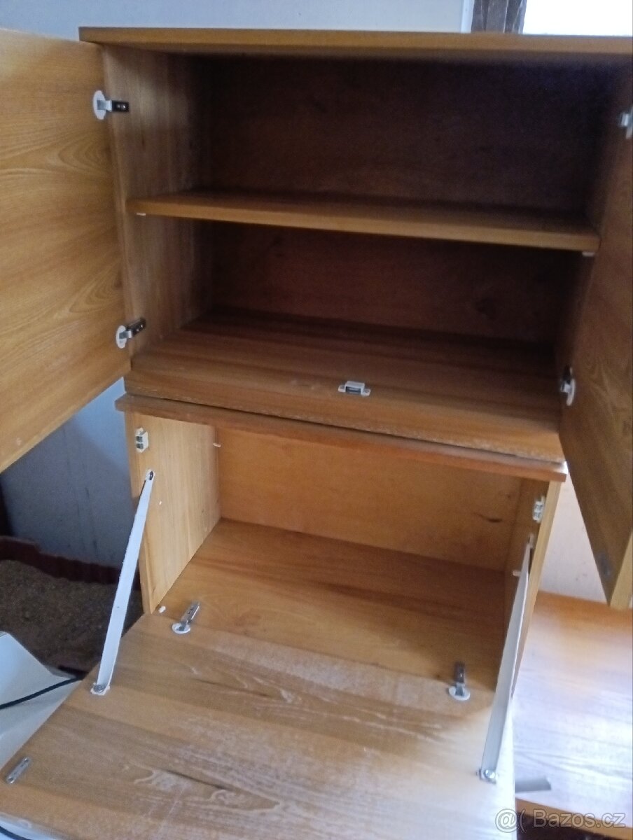 Skříňky 60cm, dýha jilm, stav dobrý, - 2