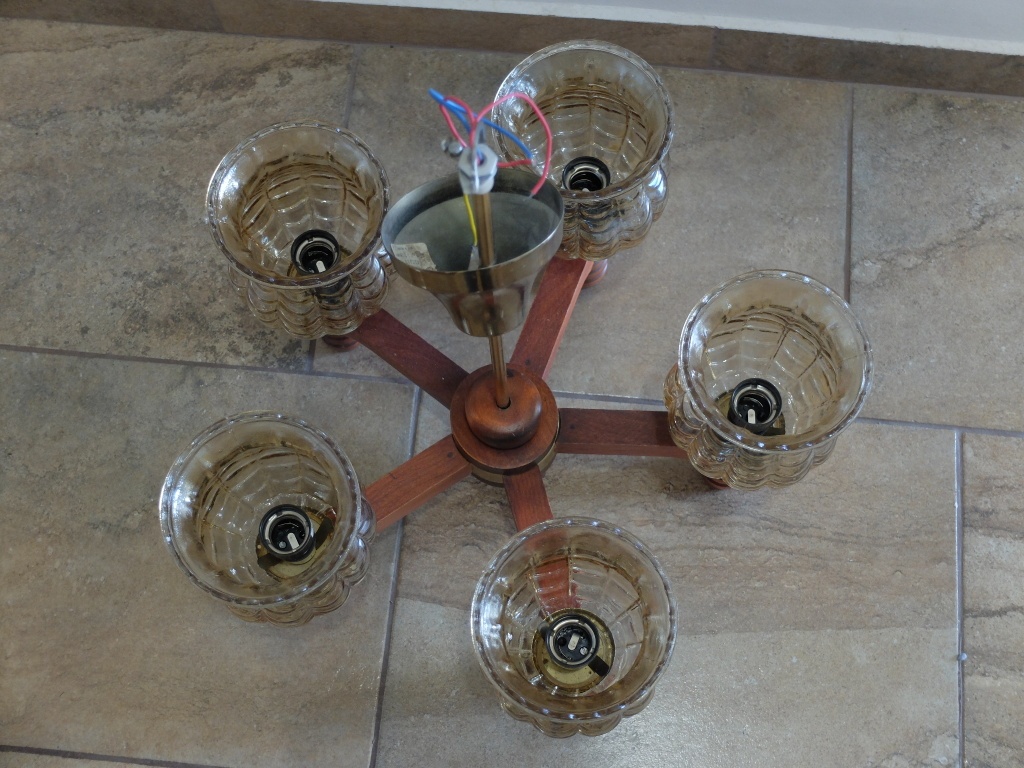 Dřevěný lustr (Art Deco ?) - 2